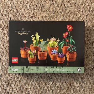 LEGO Botanical Collection Tiny Plants with Vibrant Colors